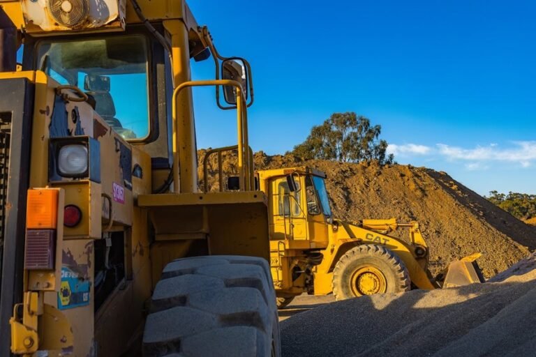 Cost Savings: Renting vs Buying Heavy Earth Moving Machines